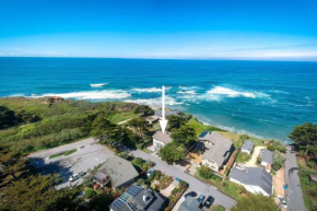 Oceanfront Home Retreat w Breathtaking Views of Fitzgerald Marine Reserve